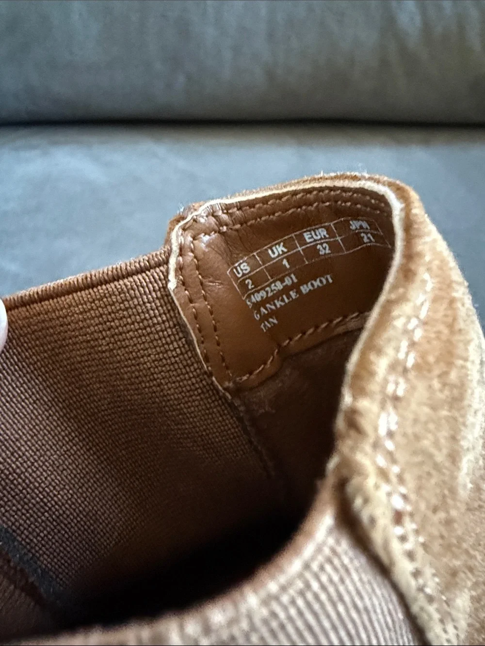 Gap Kids Boots in Tan Suede Size Kids 2